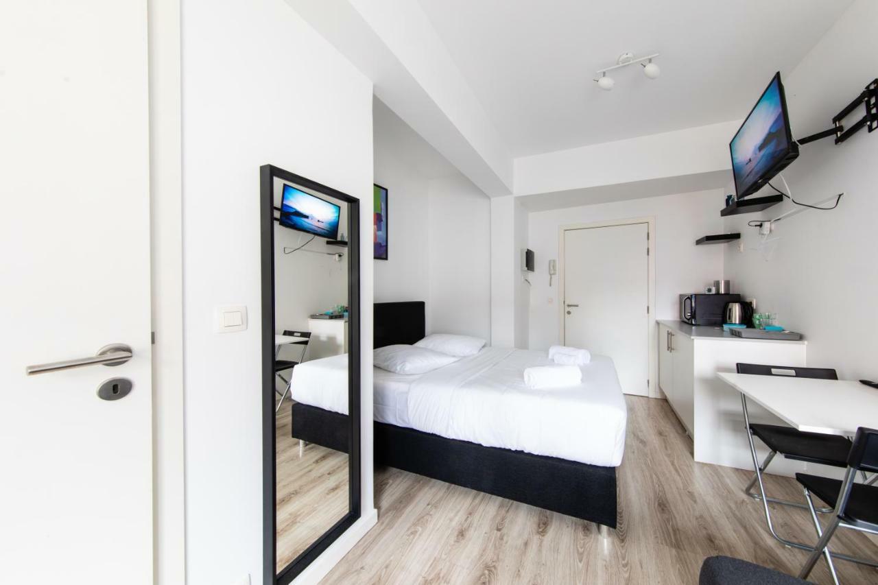 Flat In The Heart Of Antwerp Centrum Стая снимка
